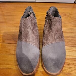 Antelope Gray and Brown Chukka Boots